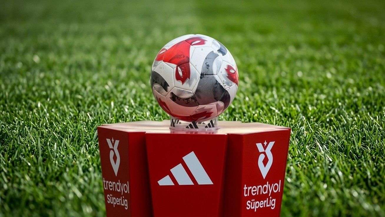 Yapay Zeka, Süper Lig Şampiyonluk Tahminini Güncelledi: Küme Düşecek Takımlar Belli Oldu!