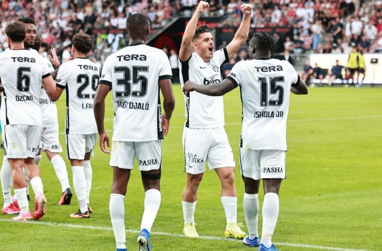 Beşiktaş, Midtjylland'ı 2-0 yenerek Avrupa Ligi'nde bir üst tura yükseldi