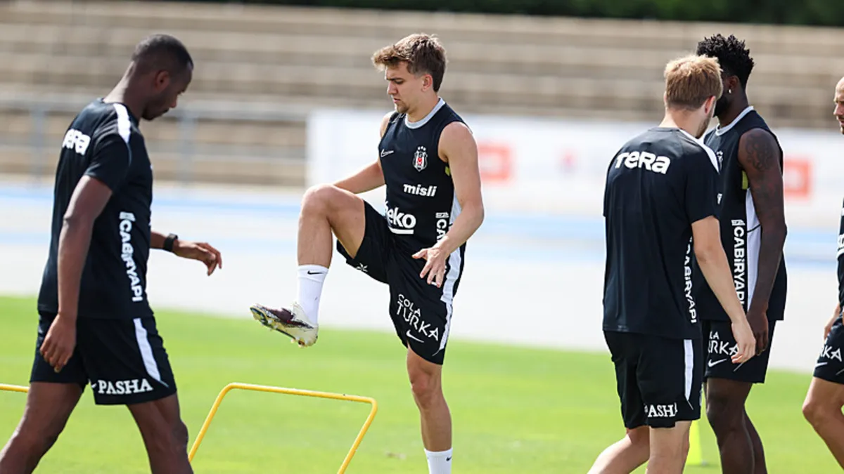 Beşiktaş, Slovakya'da Çift İdmanla Hazırlıklarına Devam Ediyor