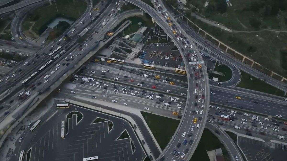 İstanbul'da 2 maç trafiği kilitledi! Yoğunluk yüzde 72'ye ulaştı