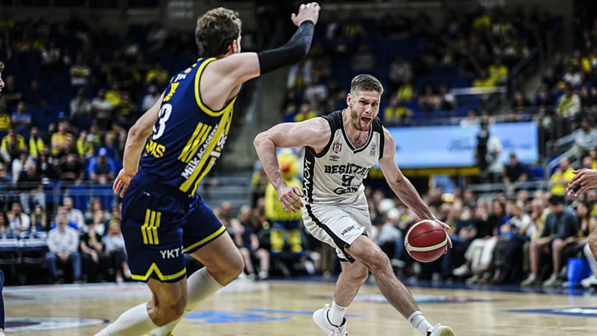 Beşiktaş, Fenerbahçe'yi 85-72 ile geçerek ligdeki 25. galibiyetini aldı