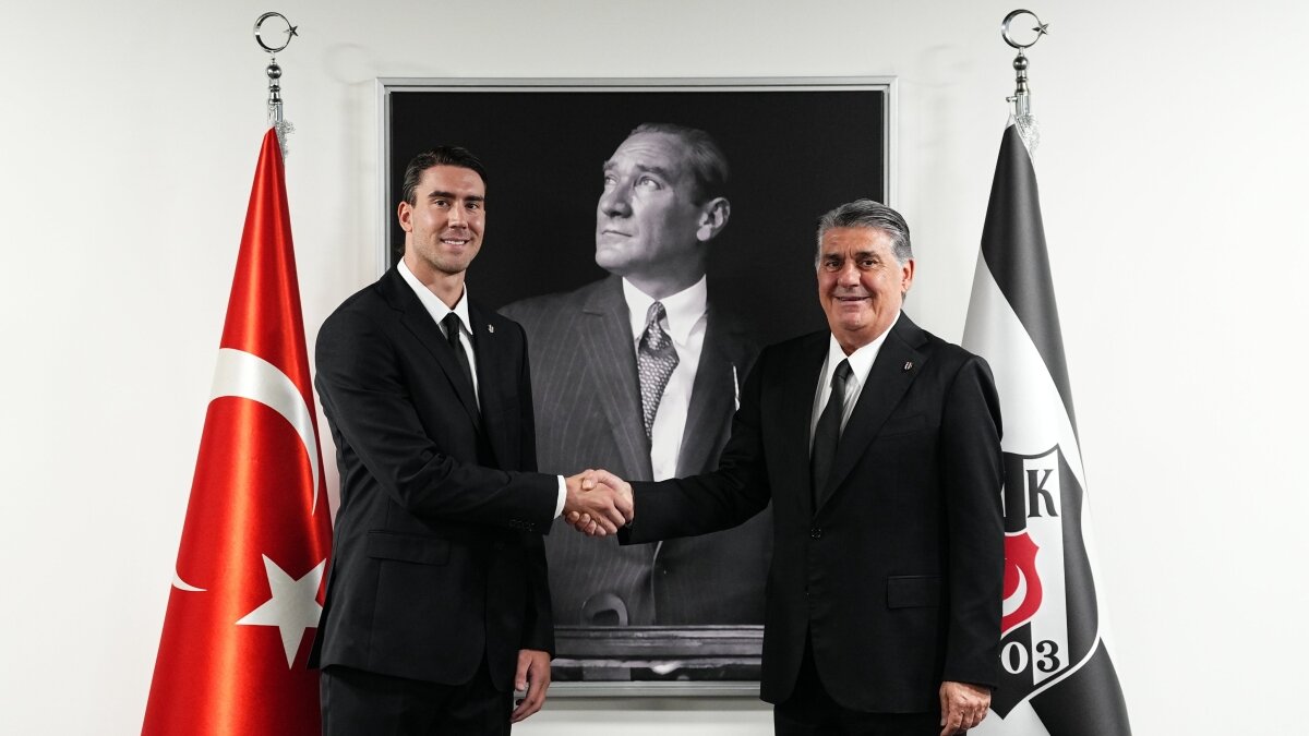 Beşiktaş, Dusan Vlahovic ile 3 yıllık sözleşme imzaladı