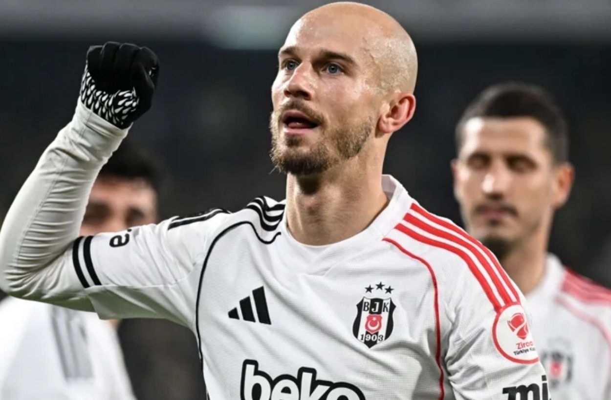 Beşiktaş'ta Vaclav Cerny'nin Geleceği Belirsizliğini Koruyor