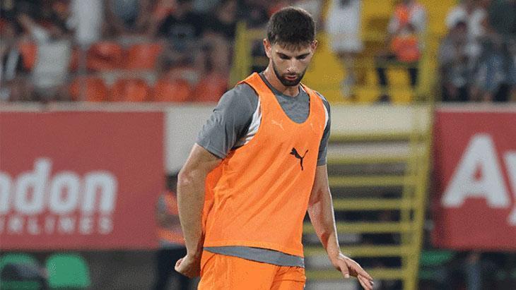 Beşiktaş'ta Transfer Günü: Raskin İptal, Ümit Akdağ İmzayı Attı