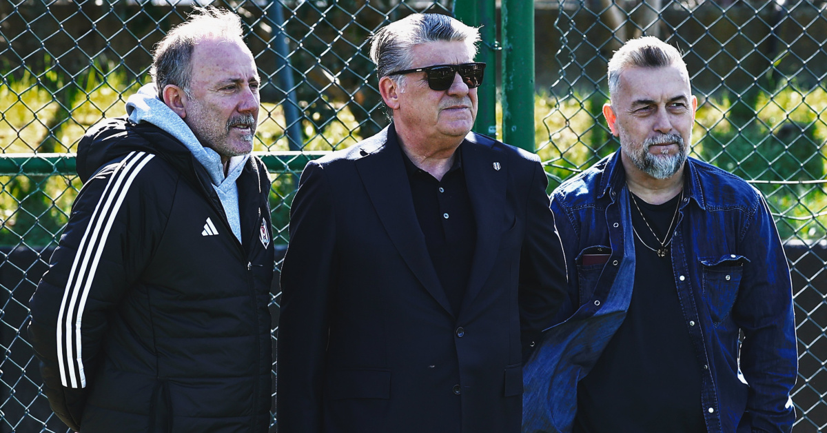 Beşiktaş'ta Sergen Yalçın ile kritik toplantı: İstikrar mı, sil baştan mı?