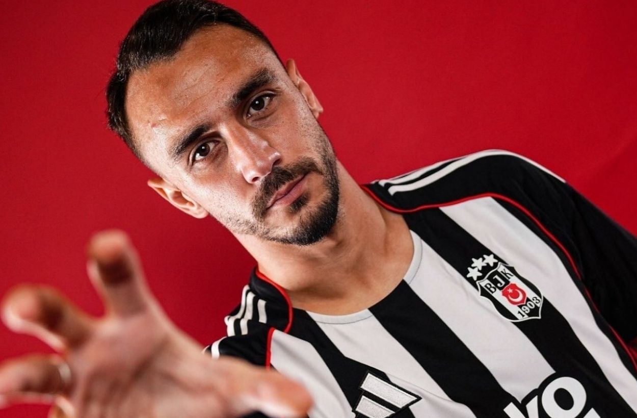 Gökhan Sazdağı'nın Beşiktaş'taki Geleceği Belirsizleşiyor
