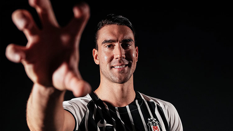 Beşiktaş, Dusan Vlahovic'i UEFA Listesine Ekledi