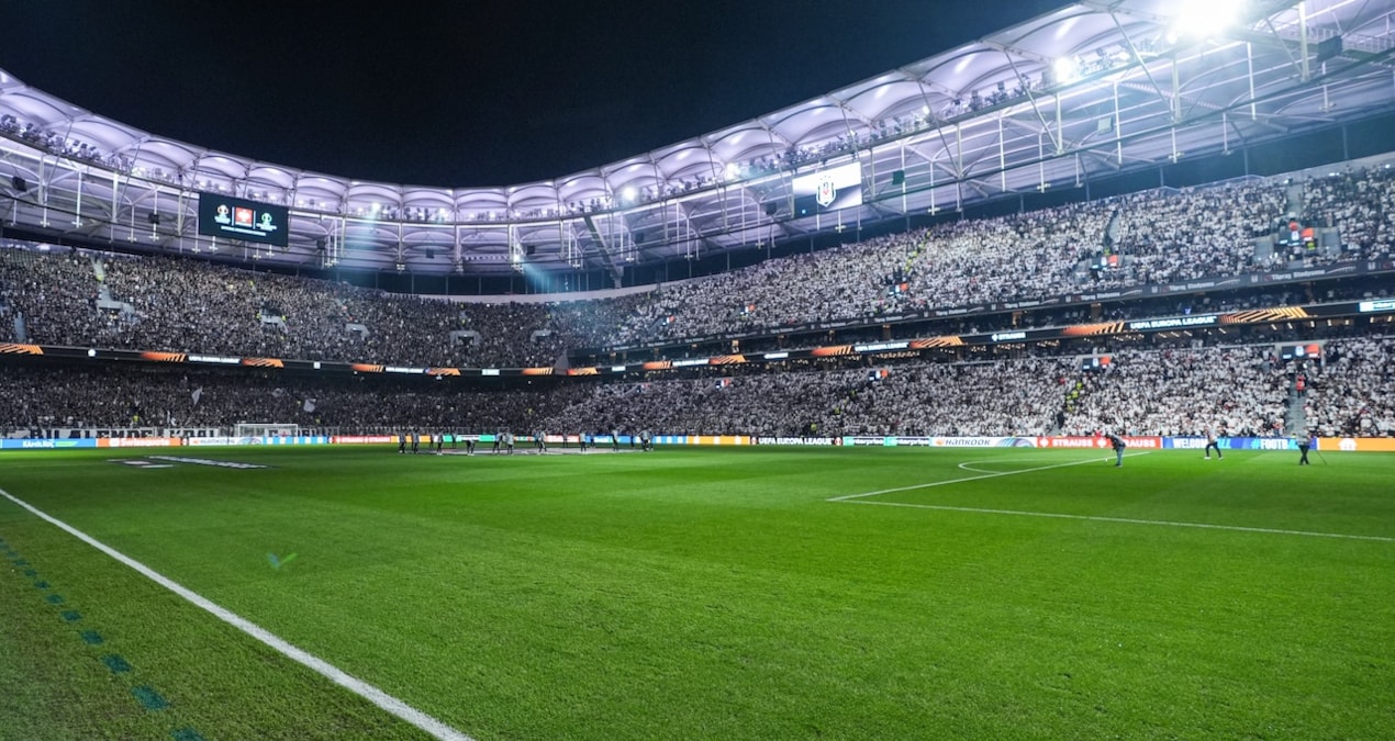 Beşiktaş, Tüpraş Stadyumu Güney Tribünü için Bahçeşehir Koleji ile anlaştı