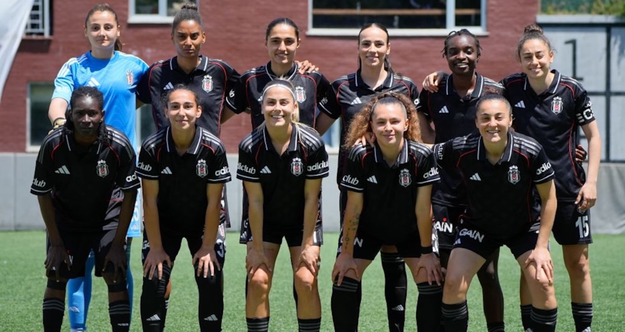 Beşiktaş Kadın Futbol Takımı'nda 10 futbolcuyla yollar ayrıldı