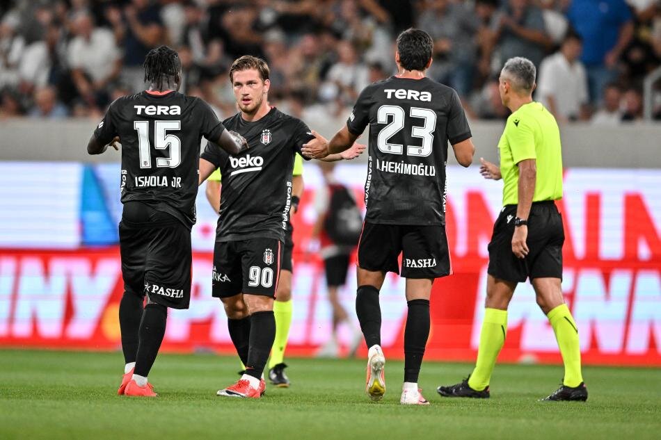 Beşiktaş'ın UEFA Avrupa Ligi'ndeki zaferi yazarlar tarafından değerlendirildi