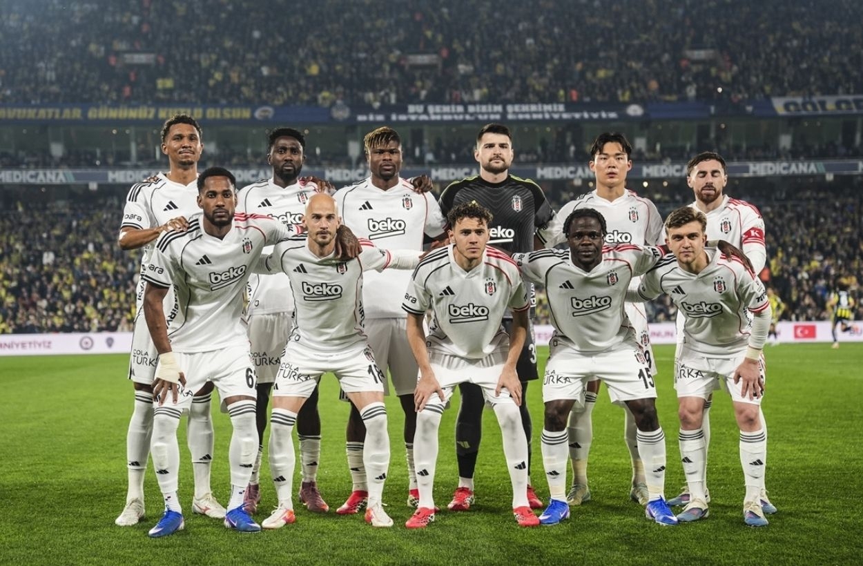 Beşiktaş'ta Transfer Operasyonu: Gidecek ve Kalacak İsimler Belli Oldu