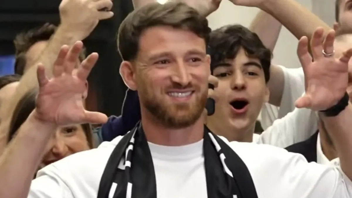 Beşiktaş'ın yeni transferi Salih Özcan İstanbul'a geldi