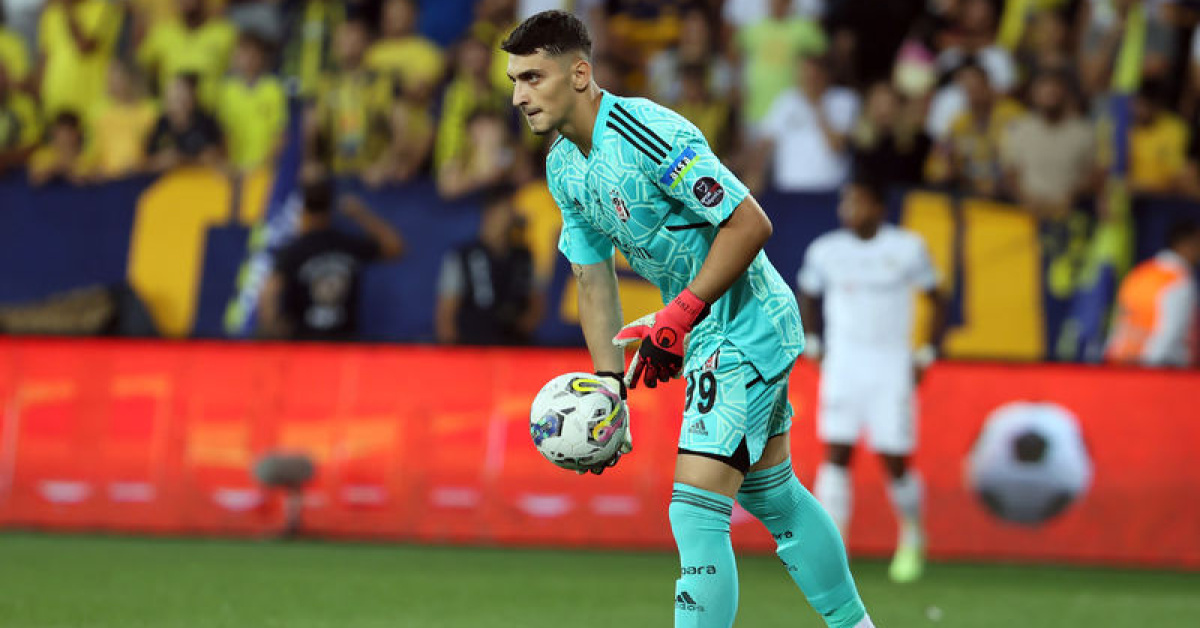 Beşiktaş, Emre Bilgin'i Eyüpspor'a transfer etti