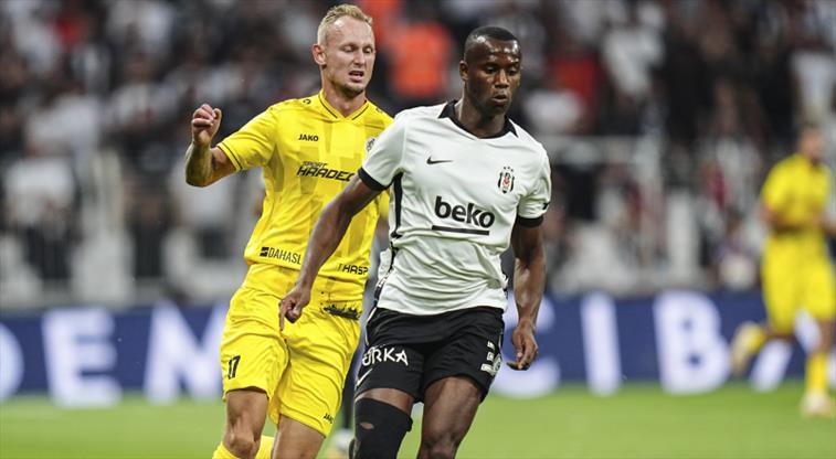 Beşiktaş'ta Sakatlık Şoku: Oyuna Devam Edemedi
