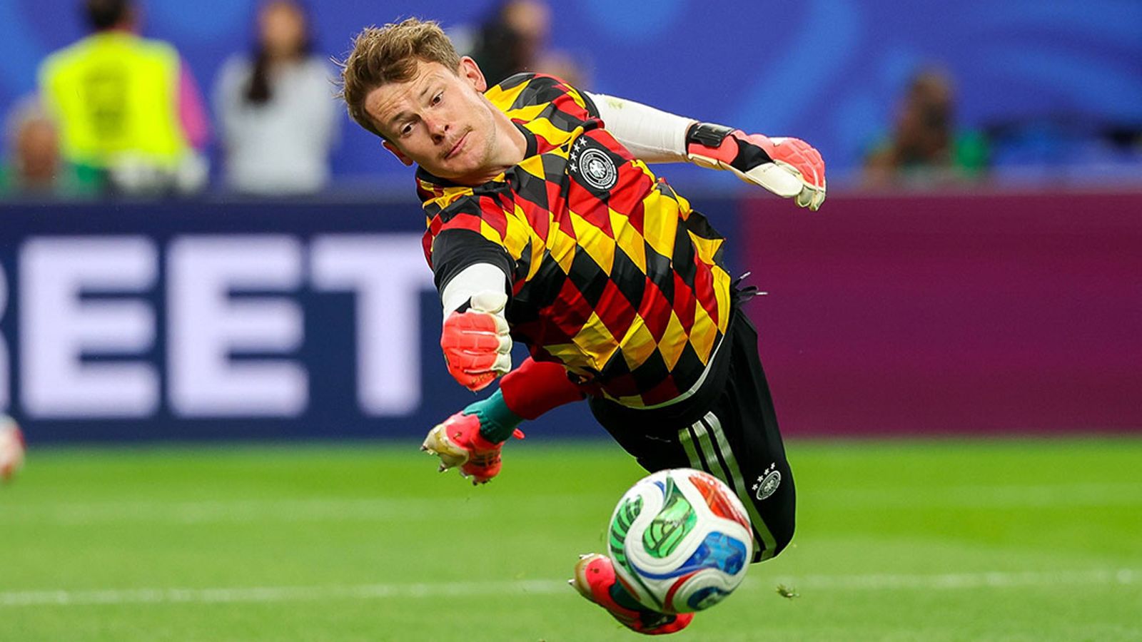 Alexander Nübel Beşiktaş'a transfer oldu: 6,5 milyon euro