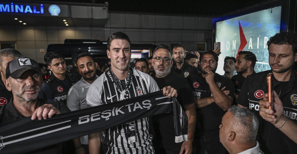 Dušan Vlahović Beşiktaş'a transfer oldu, Barcelona'nın forvet arayışı sürüyor