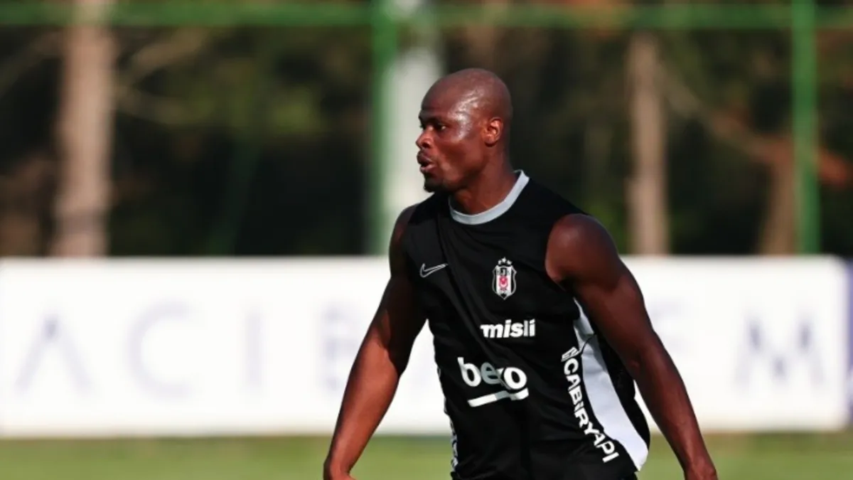Emmanuel Agbadou'nun yeni imajı Beşiktaş'ta dikkat çekti