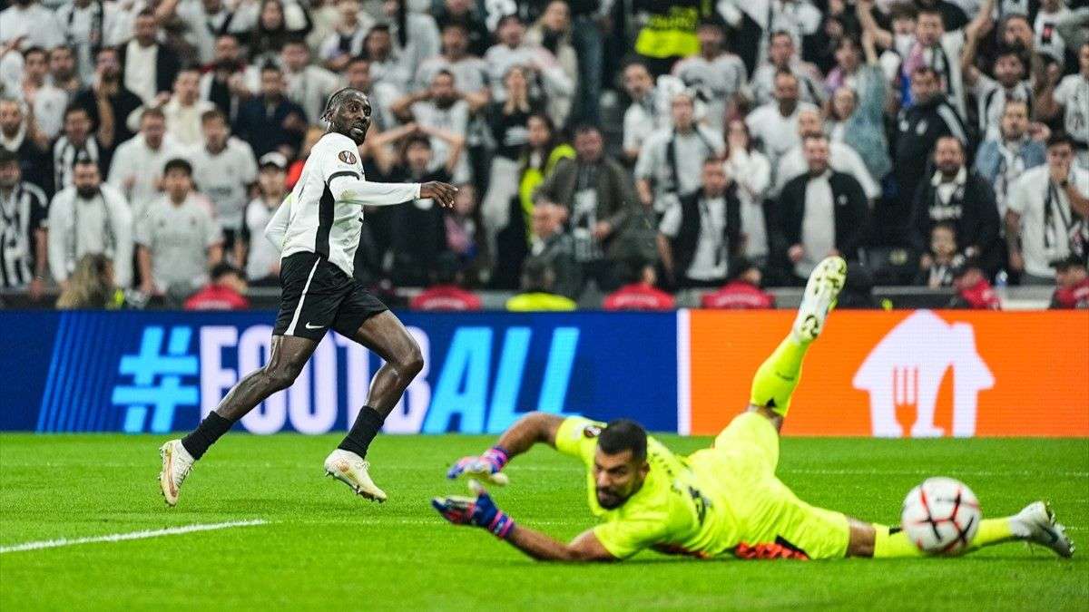 Wilfred Ndidi, Crystal Palace'a karşı sezonun ilk golünü attı