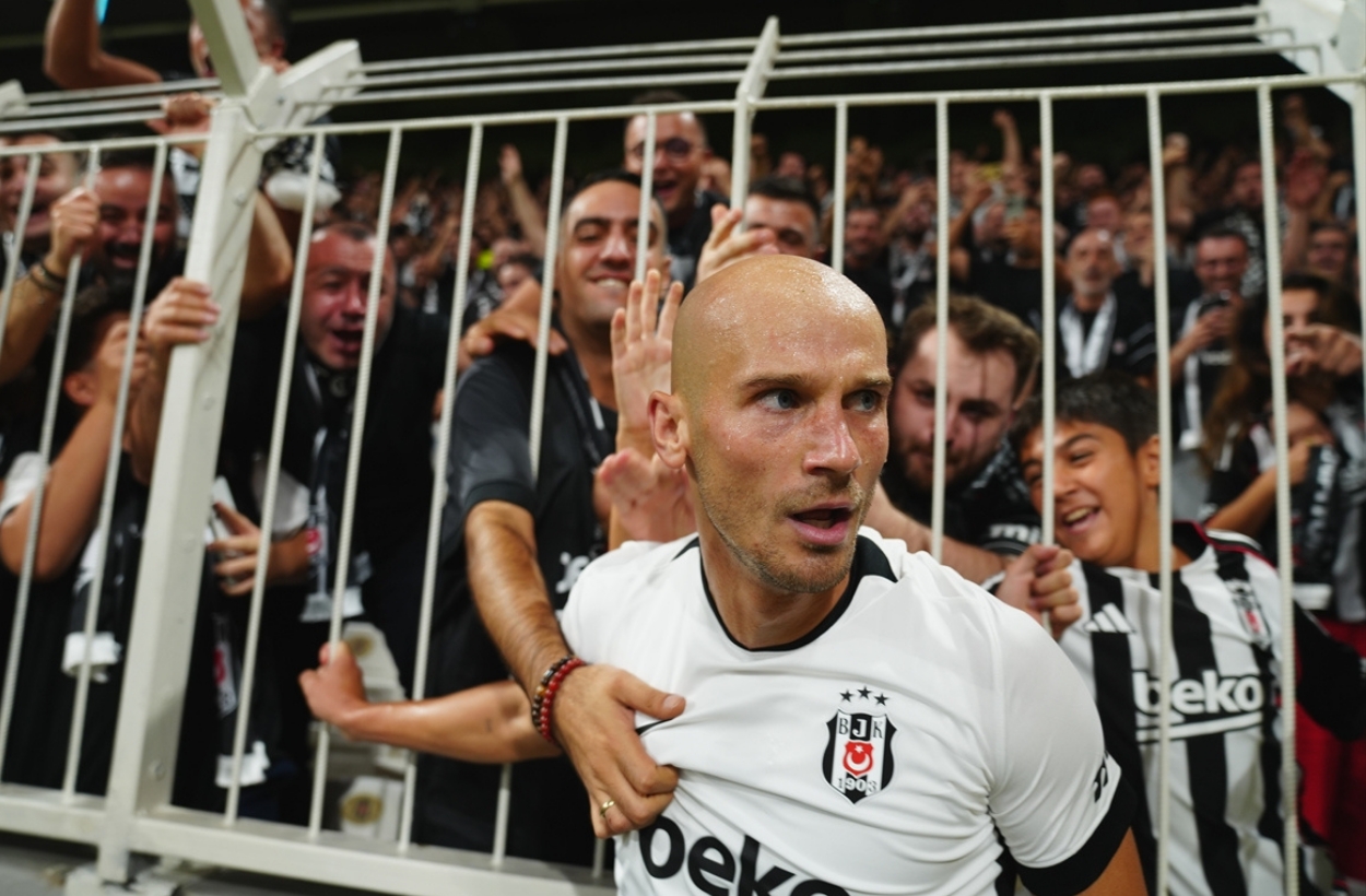 Cerny, Beşiktaş'ı sevince boğdu ama tribünleri de çıldırttı