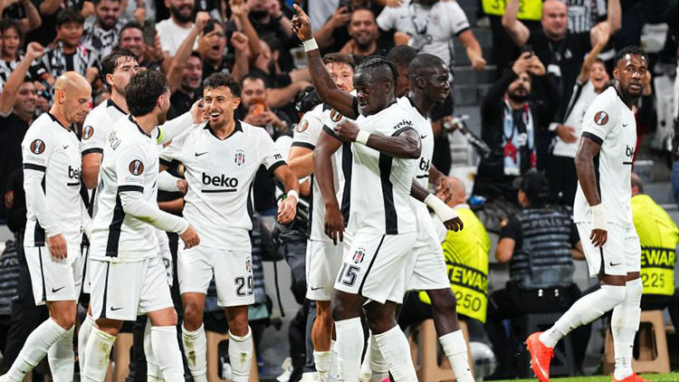 Beşiktaş, Marsilya'yı 4-1 mağlup ederek iç sahada 7'de 7 yaptı!