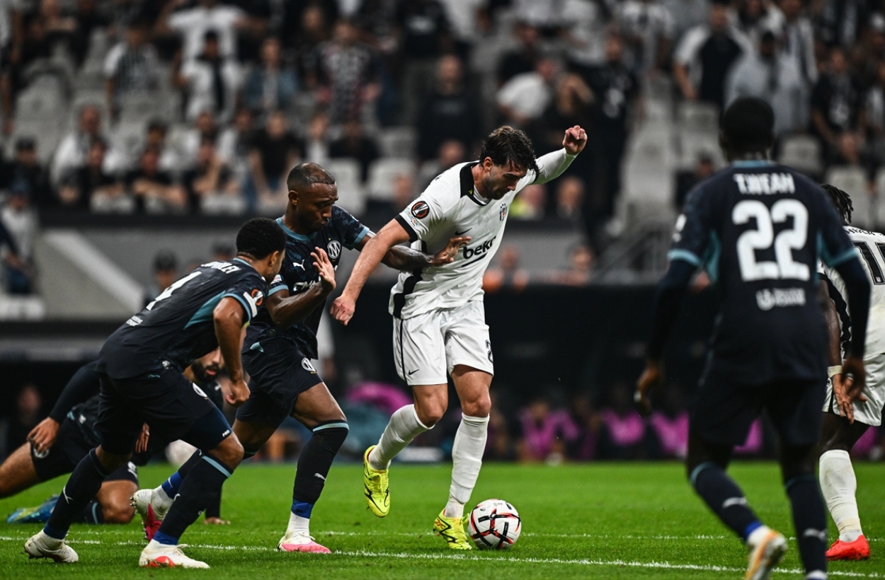 Beşiktaş, Marsilya'yı 4-1 ile geçerek muazzam bir başlangıç yaptı