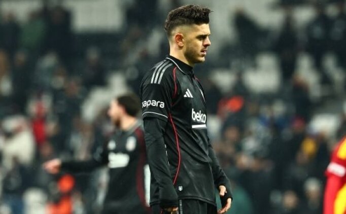 Milot Rashica, Kosova'nın Avusturya ile oynadığı maçta sakatlandı