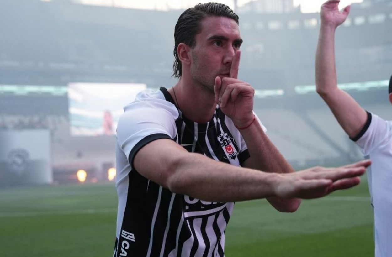 Beşiktaş, Vlahovic ile UNICEF işbirliğiyle forma satışlarını artıracak