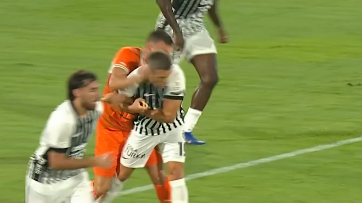 Beşiktaş, Alanyaspor maçındaki hakem kararlarına tepki gösterdi