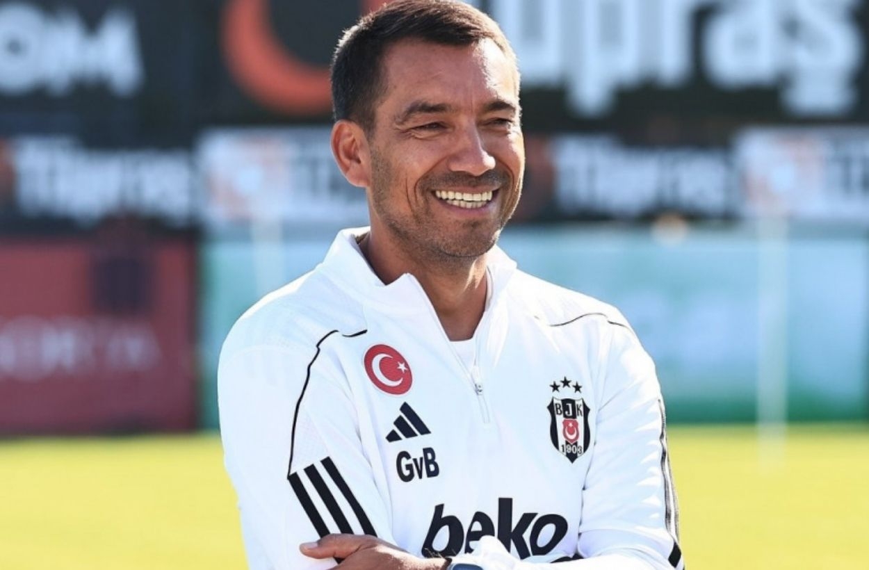 Van Bronckhorst'un yeni adresi Feyenoord oldu
