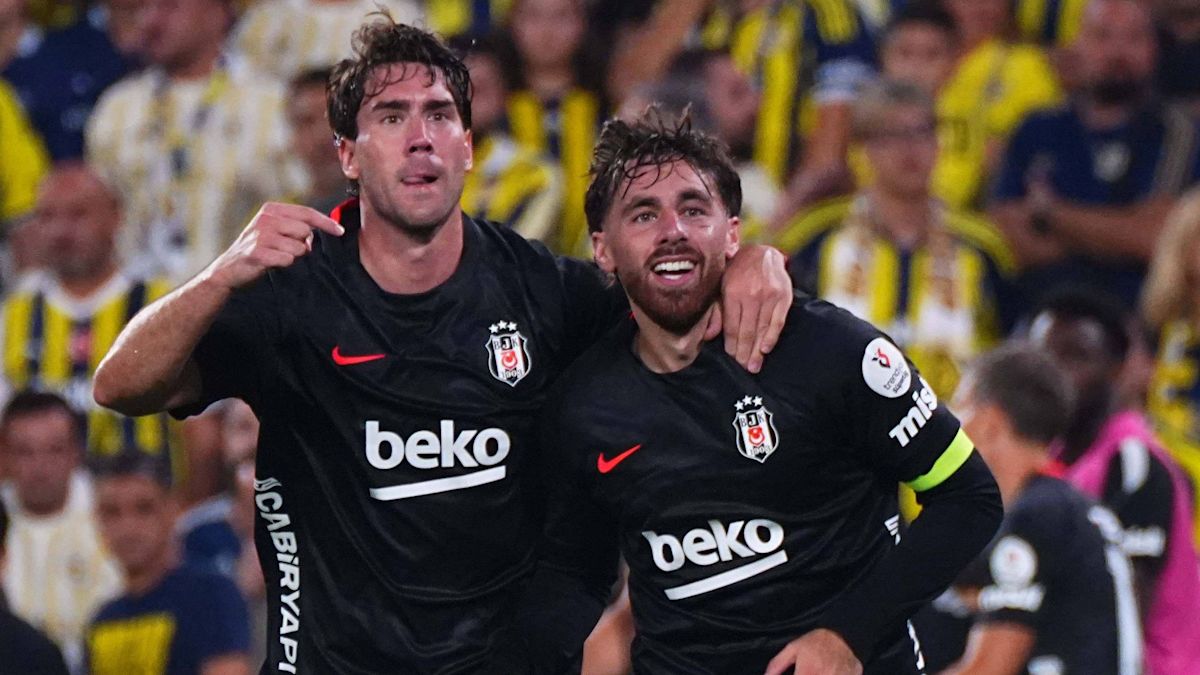 Beşiktaş, Fenerbahçe'yi 2-1 yenerek derbide muhteşem bir zafer elde etti