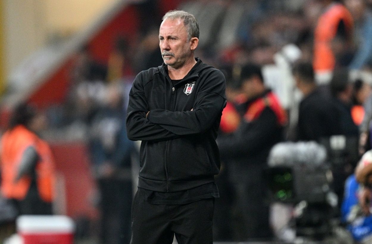 Beşiktaş'ta teknik direktör belirsizliği yarın sona eriyor