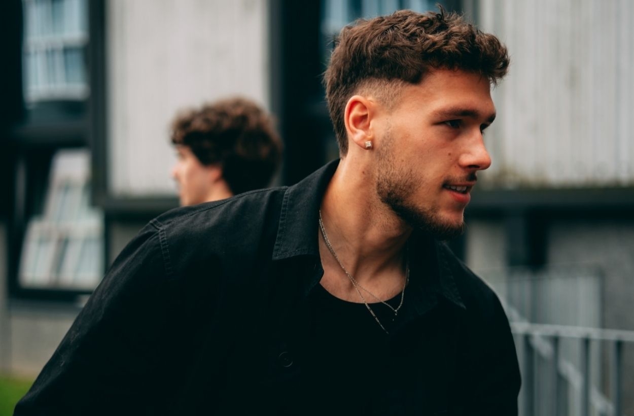 Galatasaray ve Beşiktaş, 15 milyon Euro'luk genç golcü Lucas Stassin için yarışta!