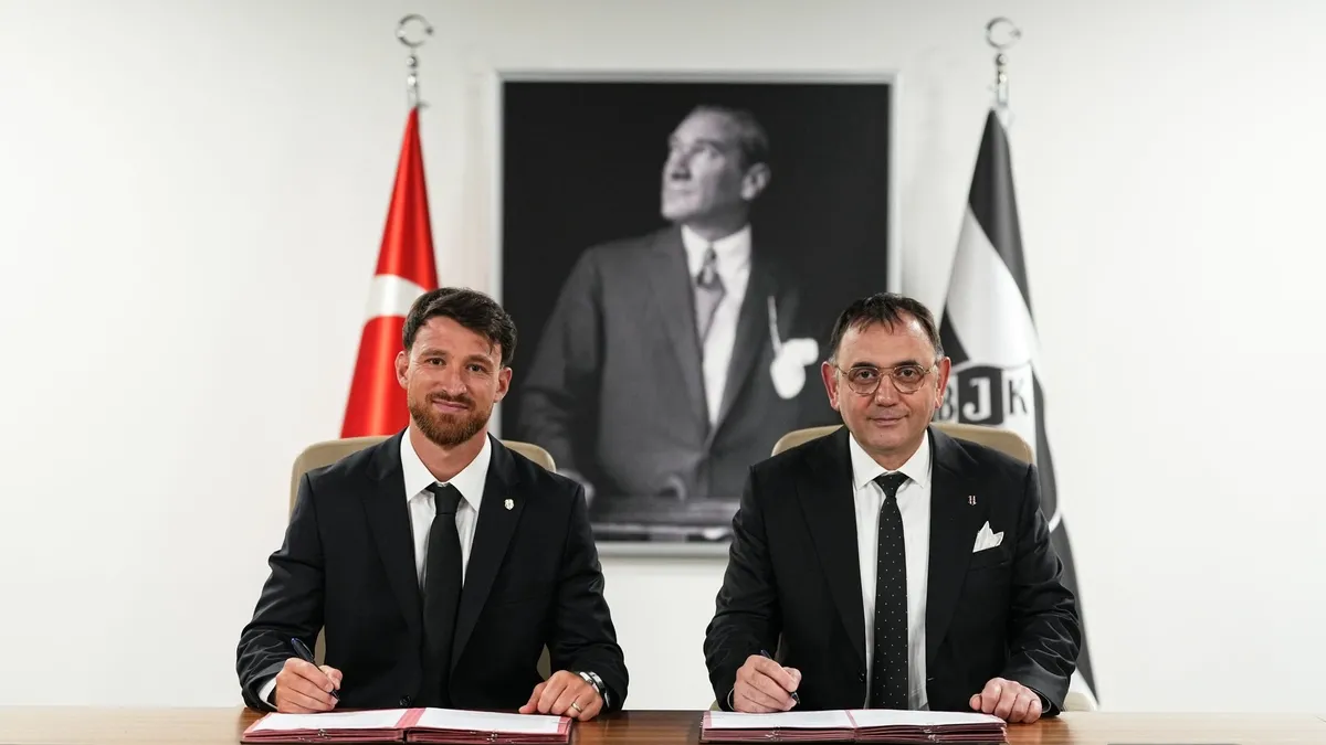 Beşiktaş, Salih Özcan ile 3+1 yıllık sözleşme imzaladı