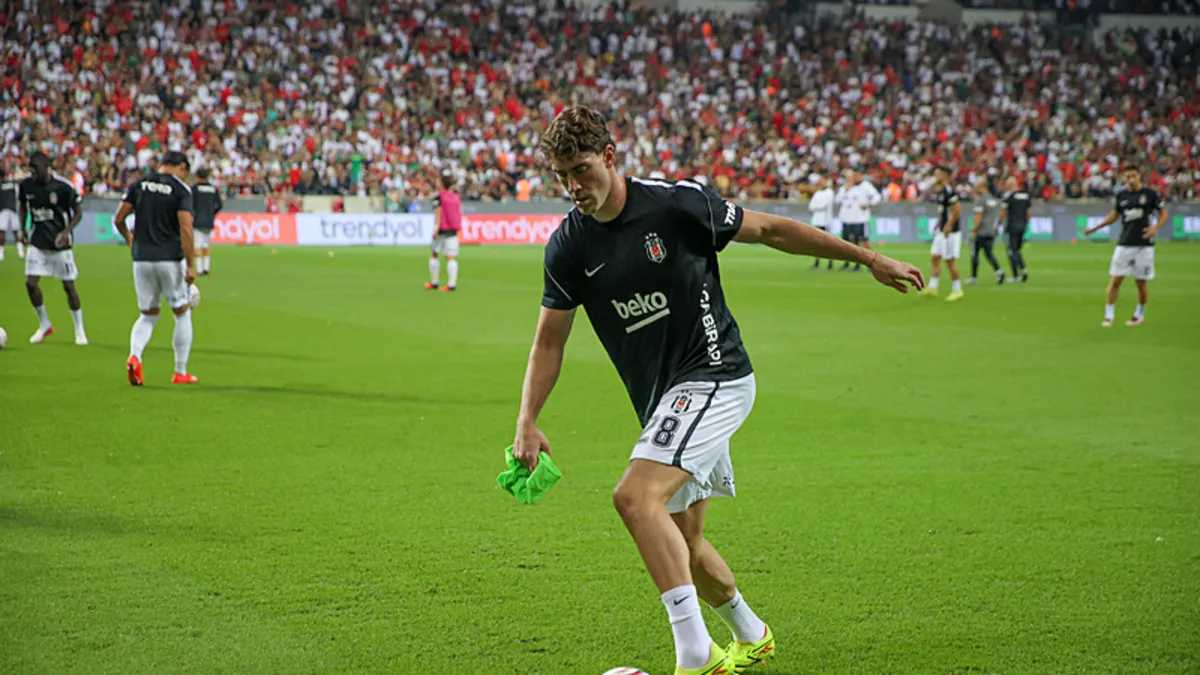 Vlahovic, Beşiktaş'ta salonda dönüş çalışması yaptı