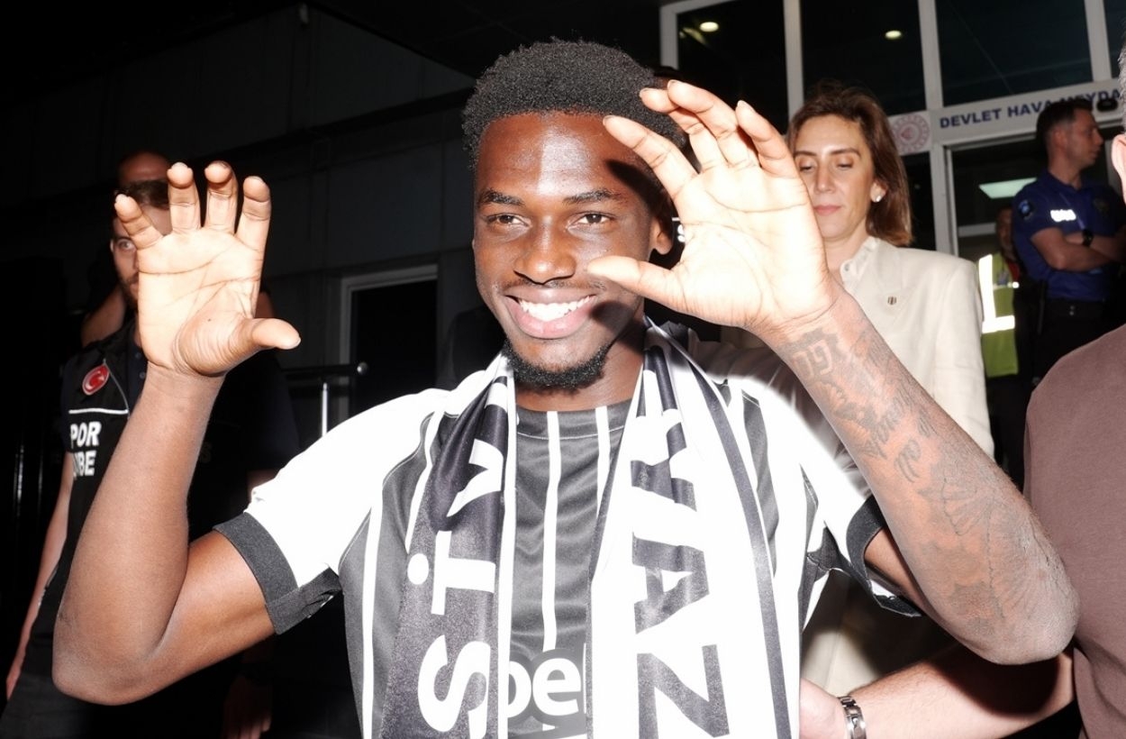 Beşiktaş, Ernest Poku'yu kiraladı: 3 milyon euro bedel ve 18 milyon euro opsiyon