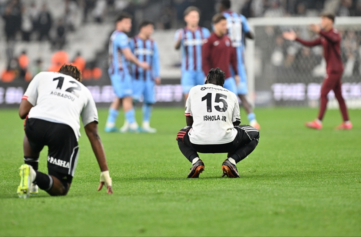 Beşiktaş, Galatasaray'ın 10 şampiyonluk gerisine düştü!