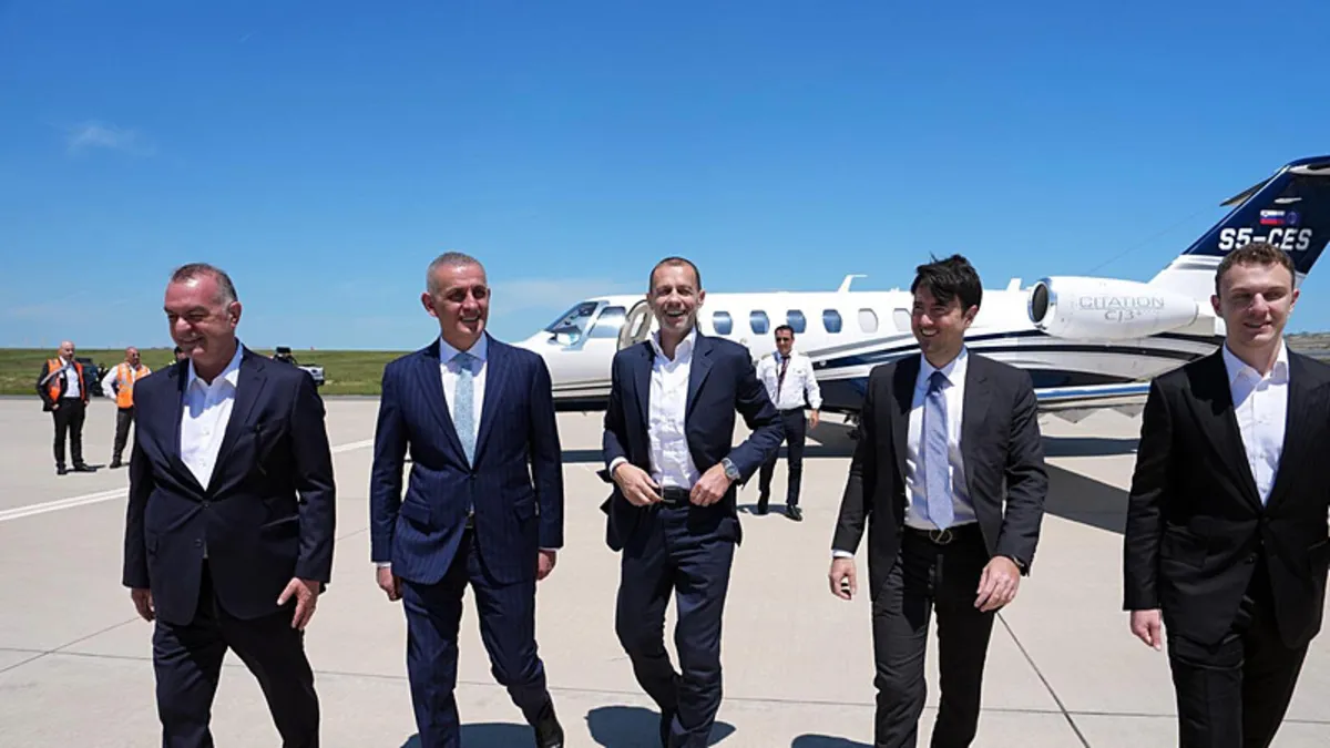 UEFA Başkanı Ceferin İstanbul'a geldi, final maçı yarın Beşiktaş Park'ta!