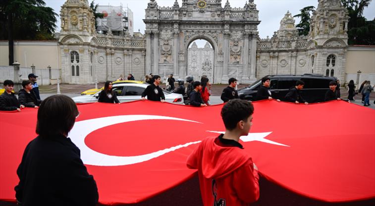 Beşiktaş'ta Cumhuriyet Yürüyüşü Gerçekleştirildi