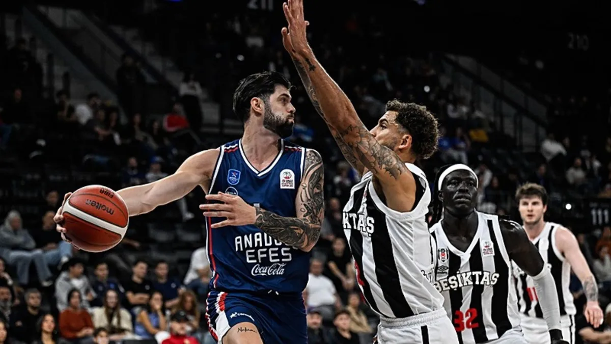 Anadolu Efes, Beşiktaş'ı 95-81 ile geçerek sezona galibiyetle başladı