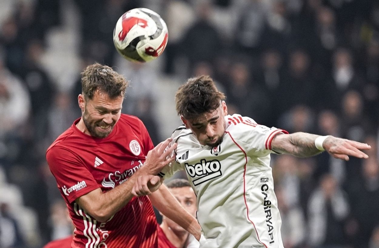 Beşiktaş, Antalyaspor'u 4-2 mağlup ederek 3 puanı kaptı