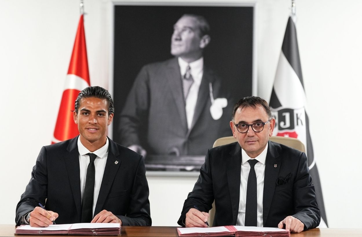 Beşiktaş, milli kaleci Doğan Alemdar ile 4 yıllık sözleşme imzaladı