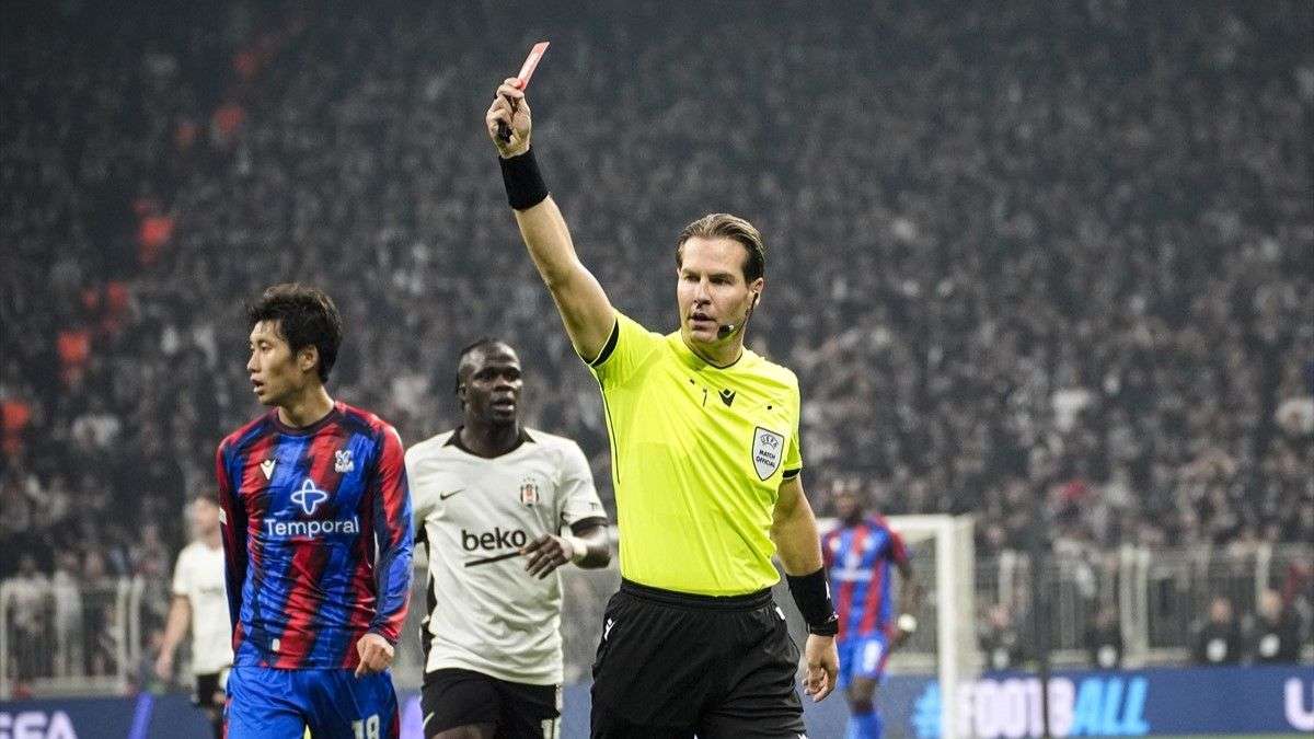Ümit Akdağ, gördüğü kırmızı kart için özür diledi