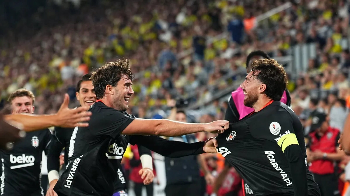 Beşiktaş, Fenerbahçe'yi 2-1 mağlup etti; Vlahovic'ten Messi benzetmesi