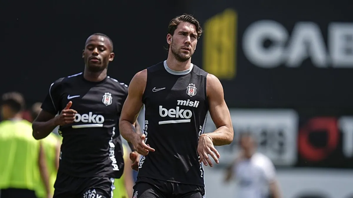 Beşiktaşlı Taraftarlar Yeni Transfer Dusan Vlahovic'e Sevgi Gösterdi!