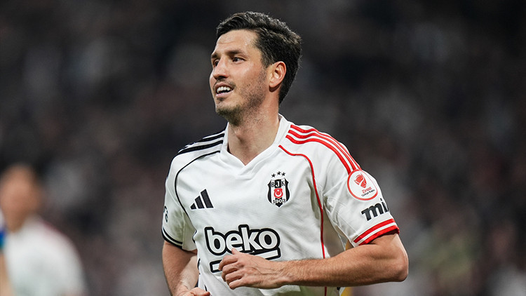 Beşiktaş, Salih Uçan ile yollarını ayırma kararı aldı