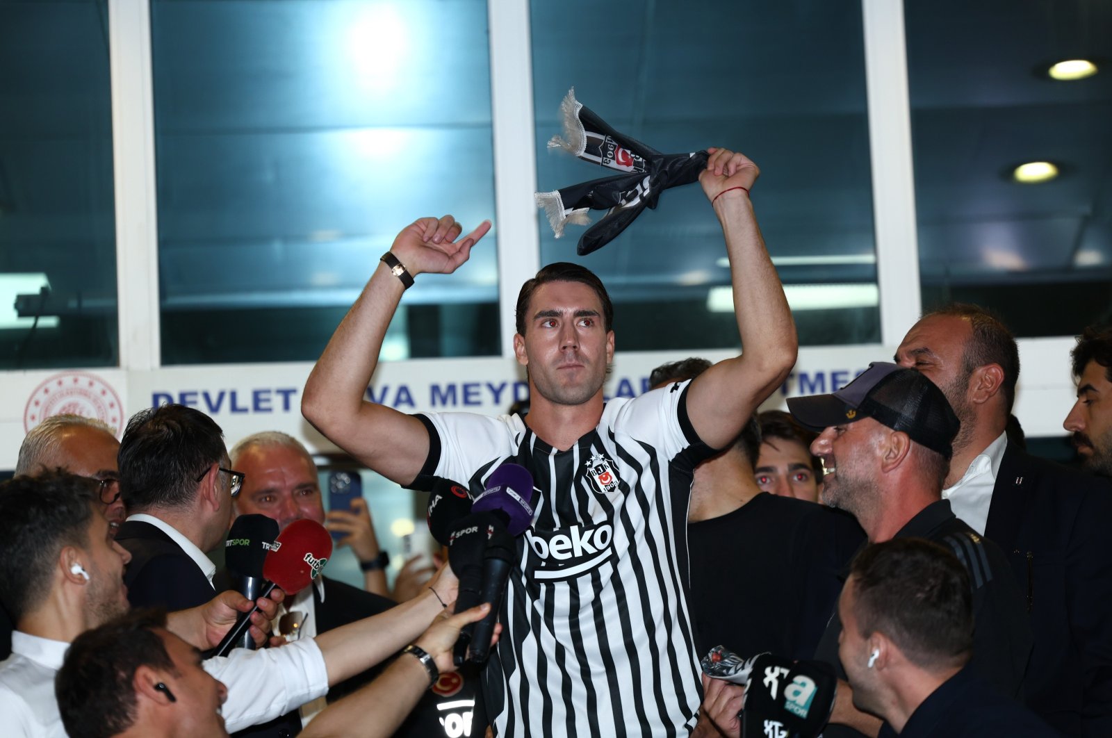 Dusan Vlahovic, Beşiktaş ile 3 yıllık sözleşme imzaladı