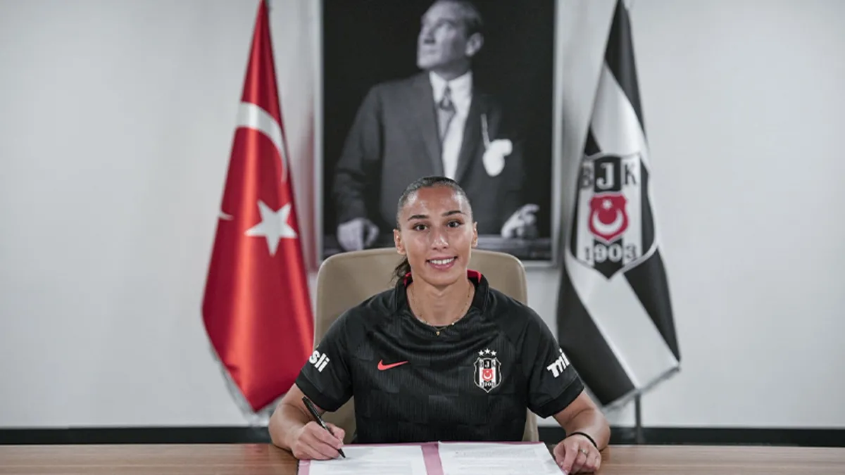 Beşiktaş, Amira Ould Braham'ı kadrosuna kattı