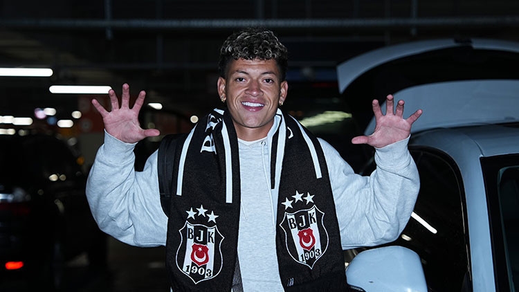 Beşiktaş, Elan Ricardo'yu ETO Futball'a kiraladı