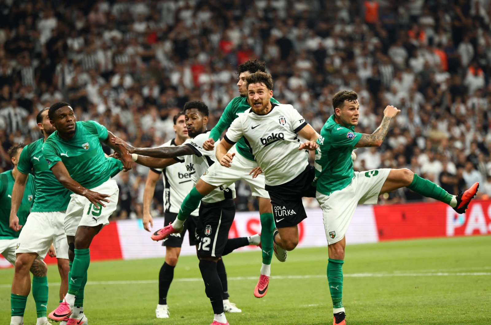Beşiktaş, Kauno Zalgiris'i geçerek Avrupa Ligi'ne katılmayı hedefliyor