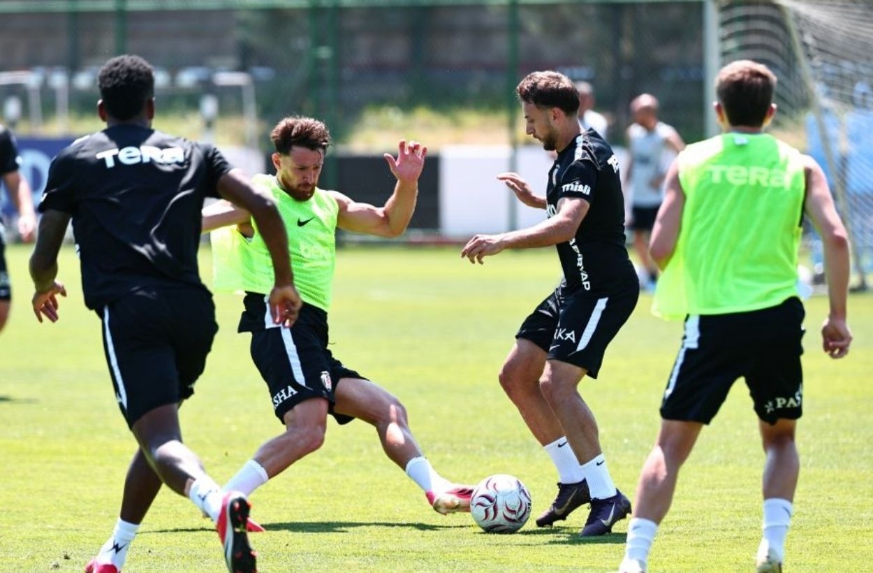 Beşiktaş, Midtjylland Maçı Hazırlıklarını Sürdürüyor